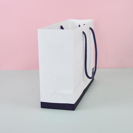 Luxury boutique packaging white paper gift bag  customized